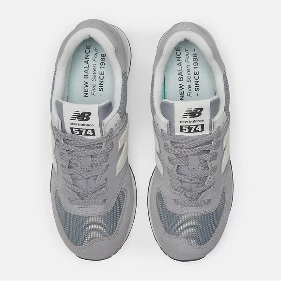 574 Women’s New Balance Shoes - Picture 3 of 4